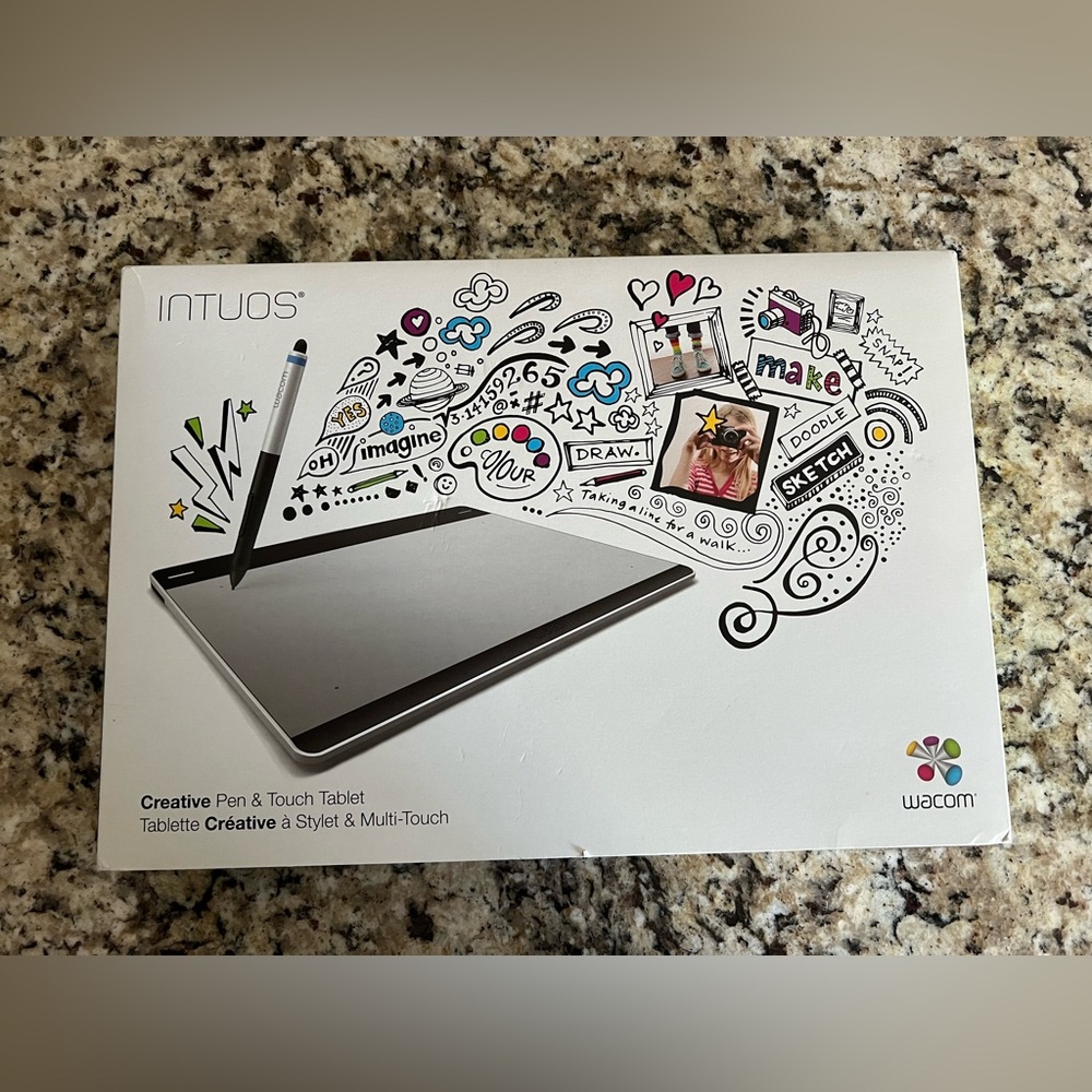 NEW!! Wacom Intuos Creative Pen & Touch Tablet - CTH680